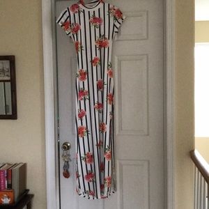 Short sleeve maxi dress with open back